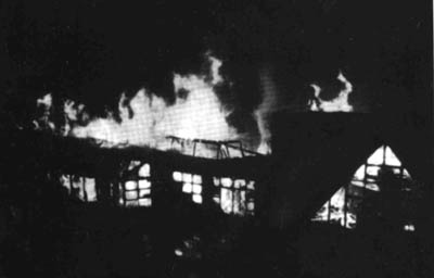 Firma Leyendecker: Die Verkaufshallen brennen in voller Ausdehnung